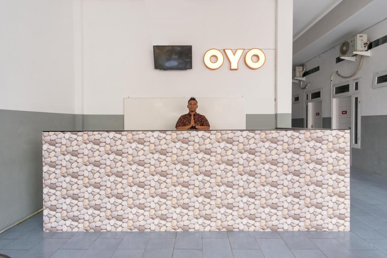 Oyo 447 Hutasimo Residence Medan Ngoại thất bức ảnh