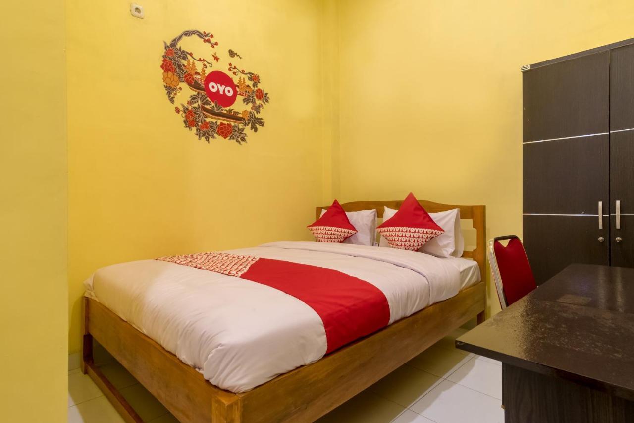 Oyo 447 Hutasimo Residence Medan Ngoại thất bức ảnh