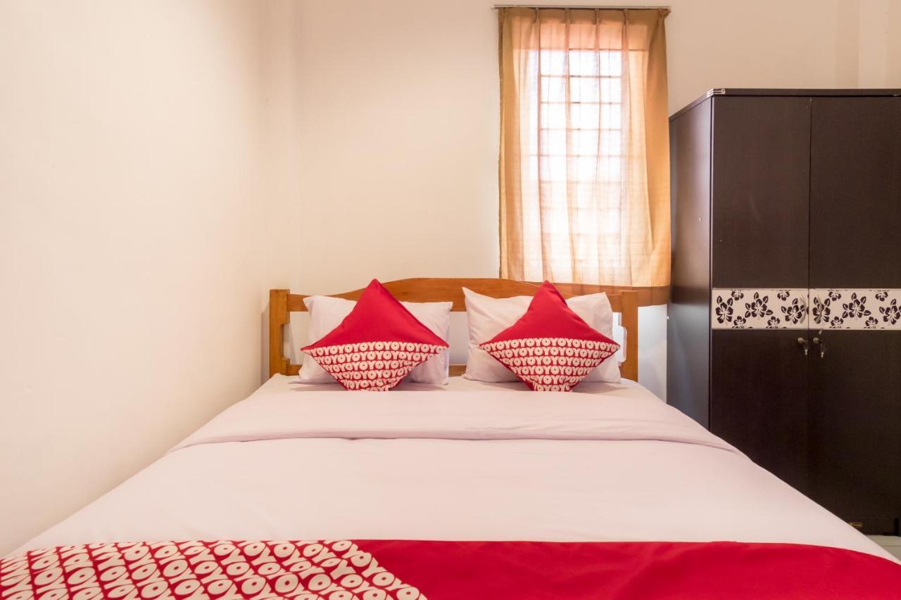 Oyo 447 Hutasimo Residence Medan Ngoại thất bức ảnh