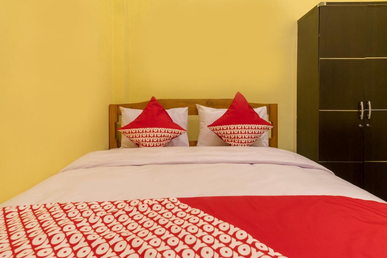 Oyo 447 Hutasimo Residence Medan Ngoại thất bức ảnh