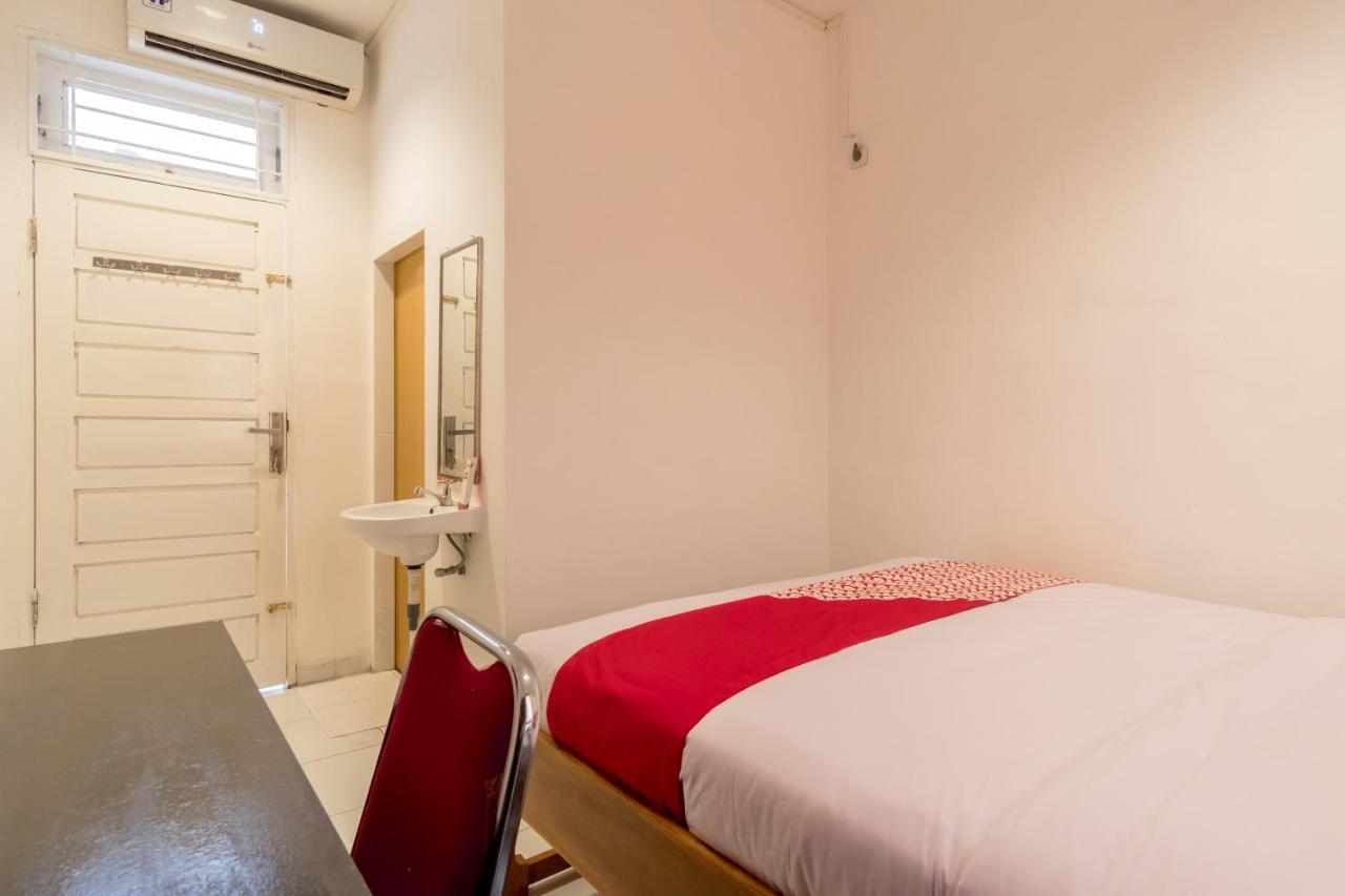 Oyo 447 Hutasimo Residence Medan Ngoại thất bức ảnh