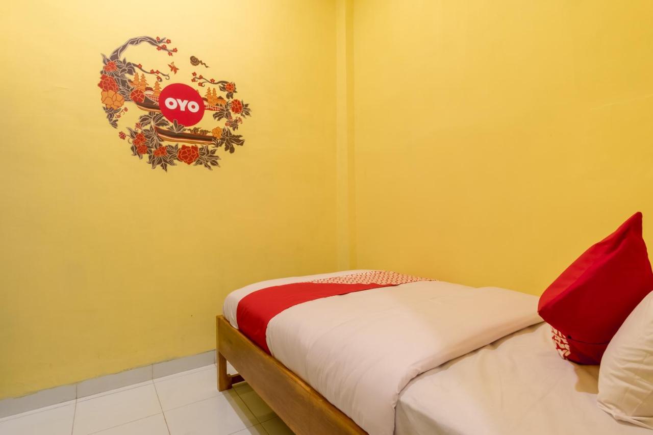 Oyo 447 Hutasimo Residence Medan Ngoại thất bức ảnh