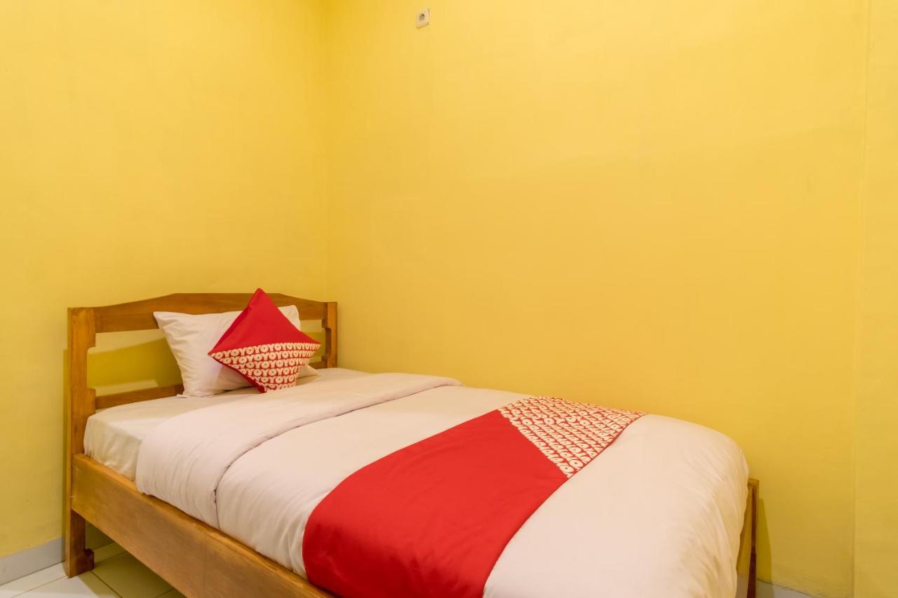 Oyo 447 Hutasimo Residence Medan Ngoại thất bức ảnh