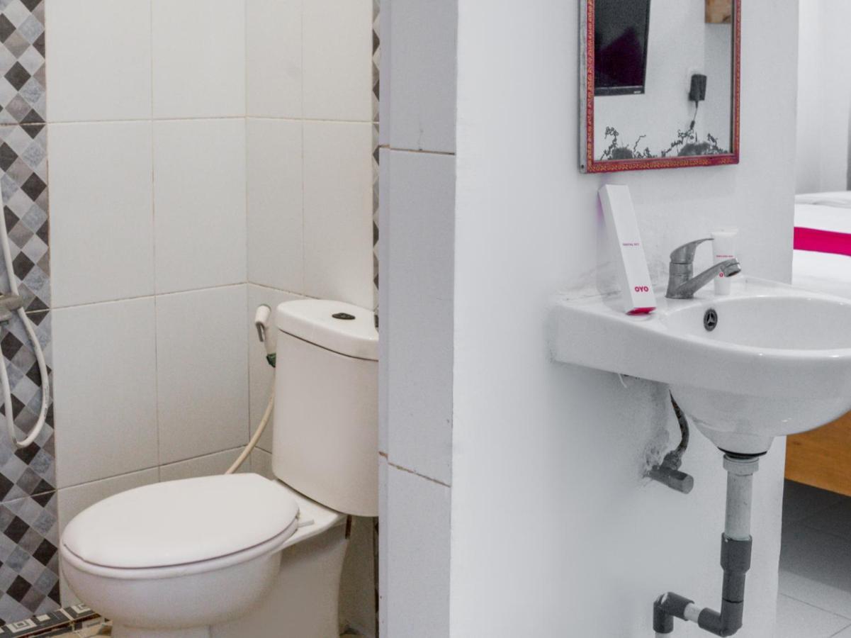 Oyo 447 Hutasimo Residence Medan Ngoại thất bức ảnh